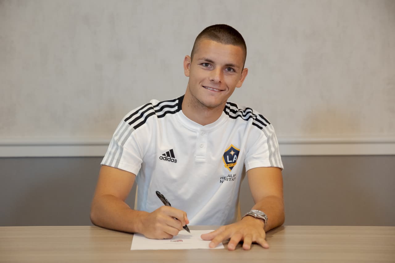 LA Galaxy suma goles serbios para acompañar a Chicharito Hernández