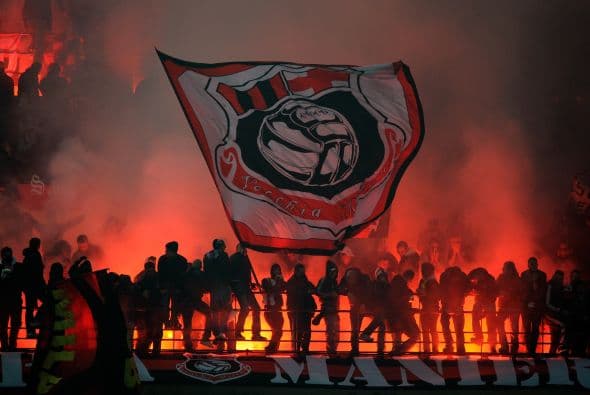 Acuchillan a un aficionado del Newcastle en Milán previo al partido de Champions