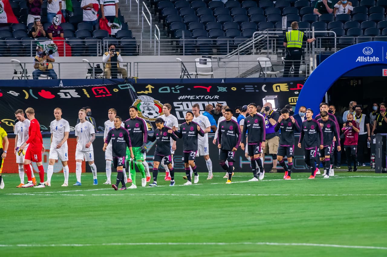 La selección mexicana derrotó a Islandia tras un primer tiempo que generó algunas dudas, pero en el complemento con ‘Chucky’ Lozano, Héctor Herrera, Néstor Araujo y Gerardo Arteaga, el partido se volvió todo del lado del Tri y se llevaron el triunfo.