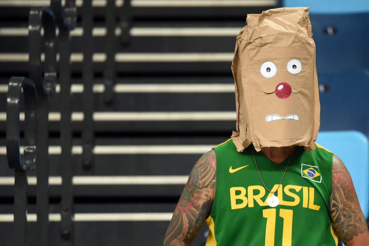 No hay de qué apenarse amigo, son los Juegos Olímpicos, hay que pasarla bien.