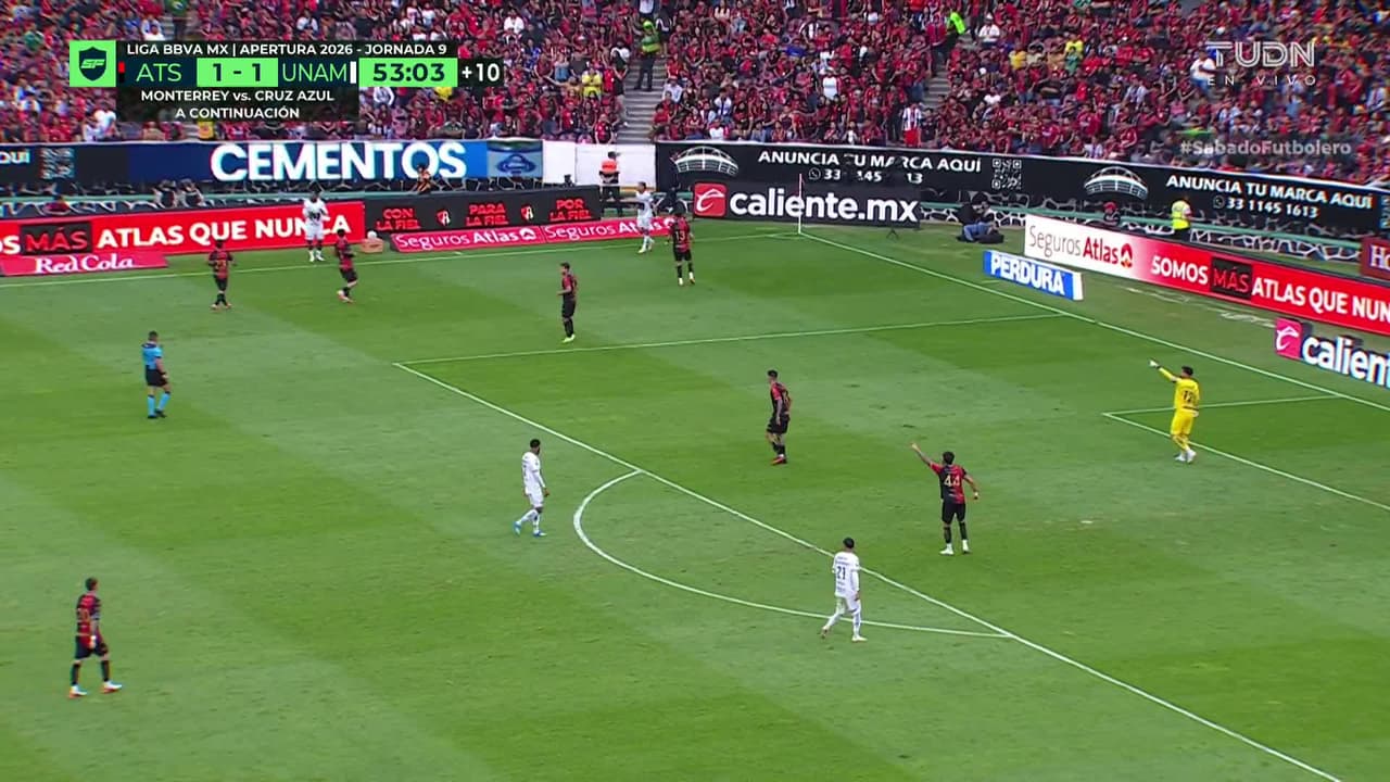¡TIRO ATAJADO! disparo por Juninho.