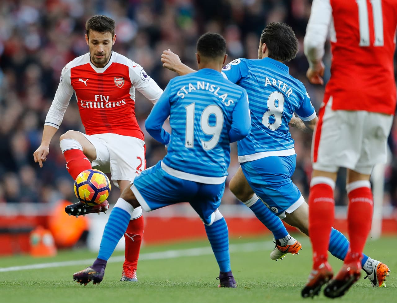 Mathieu Debuchy es uno de los jugadores que saldrían del Arsenal en esta ventana y el West Bromwich Albion sería su destino.