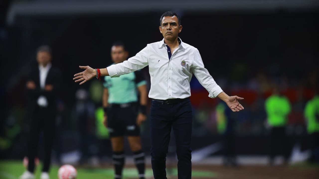 Ricardo Cadena sancionado por hablar mal del arbitraje en el Clásico