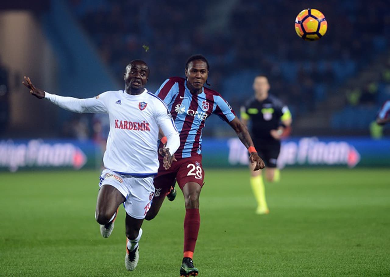 Poco a poco, clubes más chicos de Turquía como el Osmanlispor y el Trabzonspor comenzaron a llevar jugadores con cierto cartel como el camerunés Pierre Webó y el colombiano Hugo Rodallega.