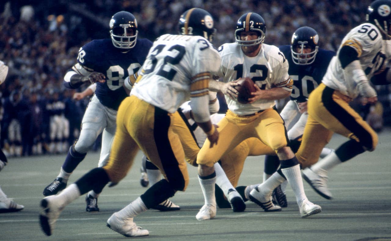 FRANCO HARRIS de Pittsburgh Steelers tuvo 158 yardas contra Minnesota en el Super Bowl IX, en ese momento fue récord del partido grande, estuvo vigente 8 años hasta que John Riggins lo rompió. Harris fue nombrado MVP hace 41 años.