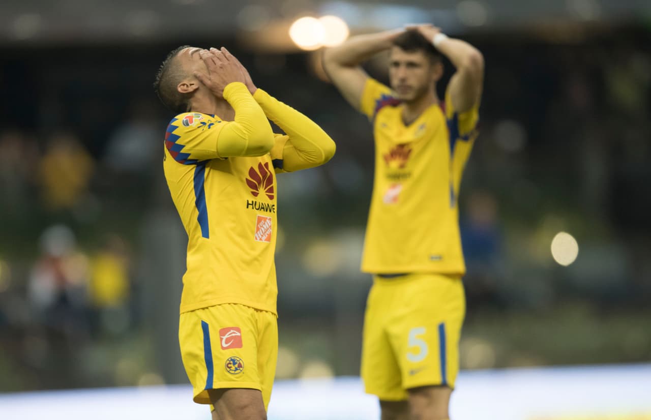 América topó con pared a pesar de jugar ante 10 oponentes durante 60 minutos.