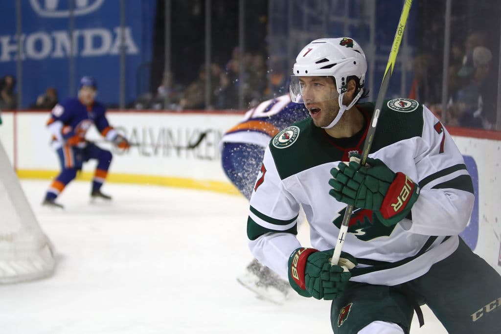 En la foto con el Minnesota Wild, su equipo actual son los Pittsburgh Penguins, con los que jugará la temporada 2018-19 de la NHL. Cullen ha sido campeón de la Stanley Cup en tres ocasiones.