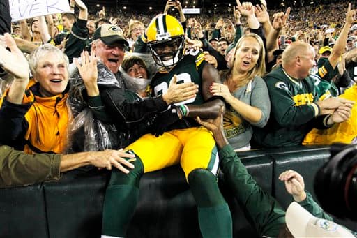 Los Packers brillaron en Lunes por la Noche al derrotar 38-28 a los Chiefs, en juego donde Aaron Rodgers tuvo 5 pases de TD, uno a Ty Montgomery, otro a James Jones y 3 a Randall Cobb.