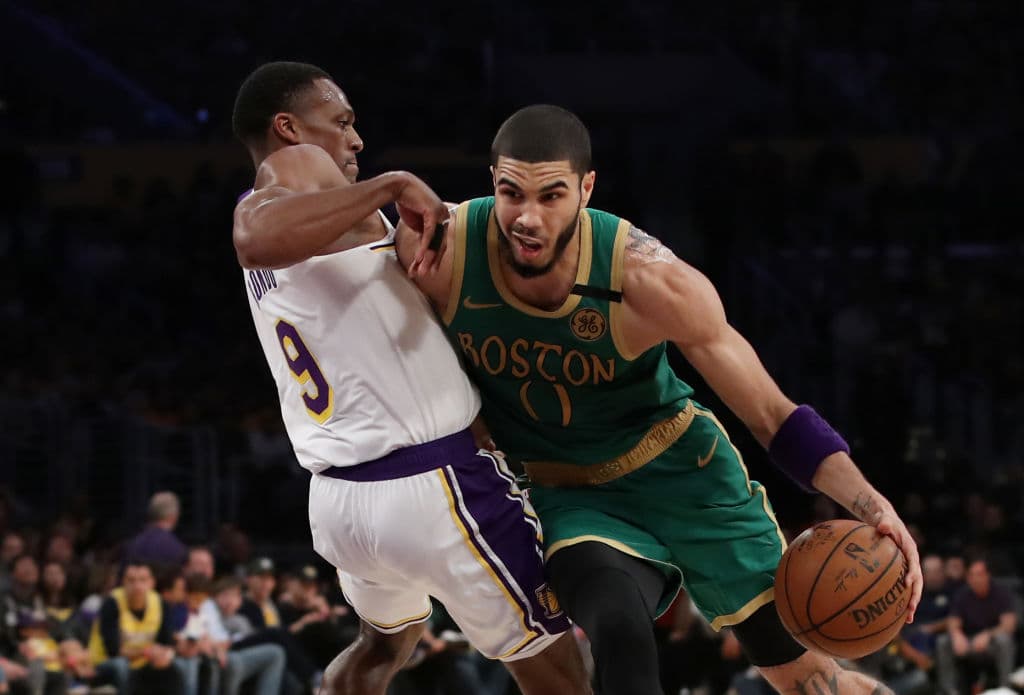A pesar de que Boston Celtics vieron la derrota ante los Lakers, tienen récord de 12-10 en juegos jugados entre los 13 equipos con récords ganadores. Jayson Tatum realizó 41 puntos contra Los Angeles el domingo.