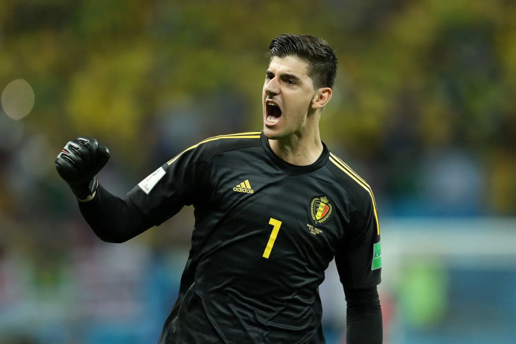 Según
<i>The Sun</i> Thibaut Courtois quiere irse al Real Madrid este mismo verano y así se lo habría hecho saber a los dirigentes del Chelsea. El portero belga ya rechazó tres ofertas de renovación.