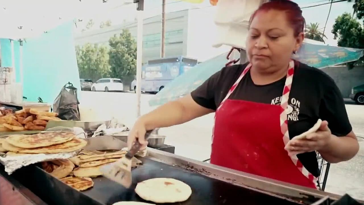Inmigrantes de El Salvador, Sudán y Ucrania, son beneficiados con la decisión de juez de no revocar TPS