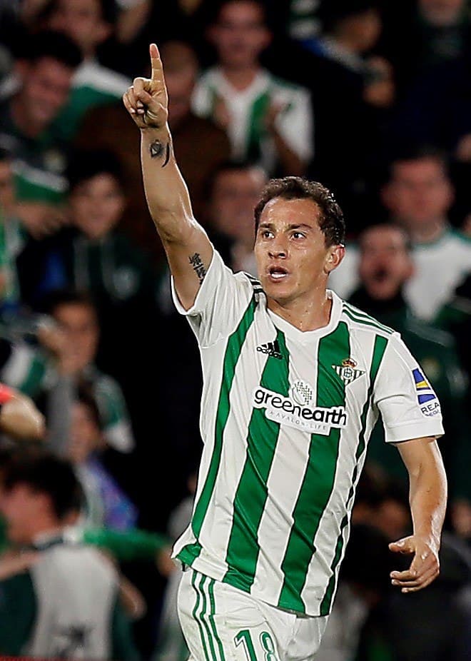 Betis [2]-2 Girona: ¡Golazo! Andrés Guardado marcó de tiro libre al minuto 85 y jugó todo el partido. Fue la primera anotación del tapatío en esta temporada con el equipo bético.