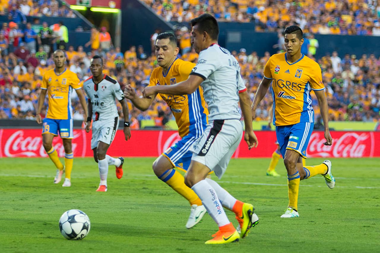 Rojinegros y Tigres se verán las caras en el Estadio Jalisco.