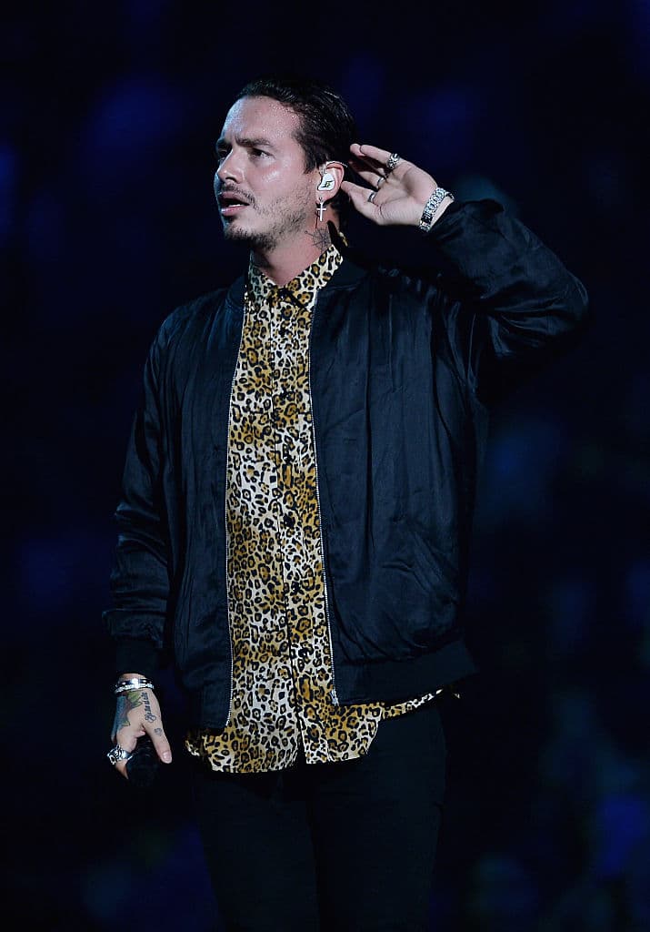 J Balvin también comparte el honor de sur uno de los artistas que compiten en más categorías cono nueve nominaciones, al igual que su compatriota Karol G.
<br>