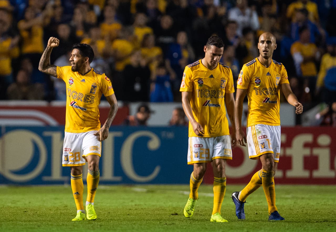 Y a los 67 minutos los de casa empataron 1-1 el cotejo. Javier Aquino, en uno de esos tiros de media distancia, logró batir a Saldívar, quien no pudo detener el disparo, pues un desvío le afectó.