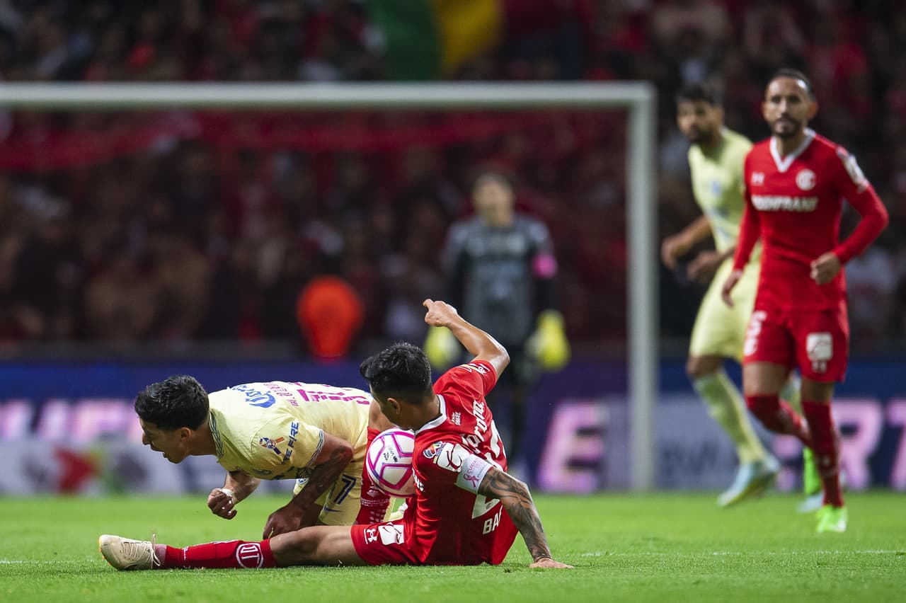 Con goles de Haret Ortega y Leo Fernández, el cuadro mexiquense aprovechó los errores azulcremanas para ir con ventaja al juego de vuelta que se disputará el próximo sábado en la cancha del Estadio Azteca con un 2-1 parcial.