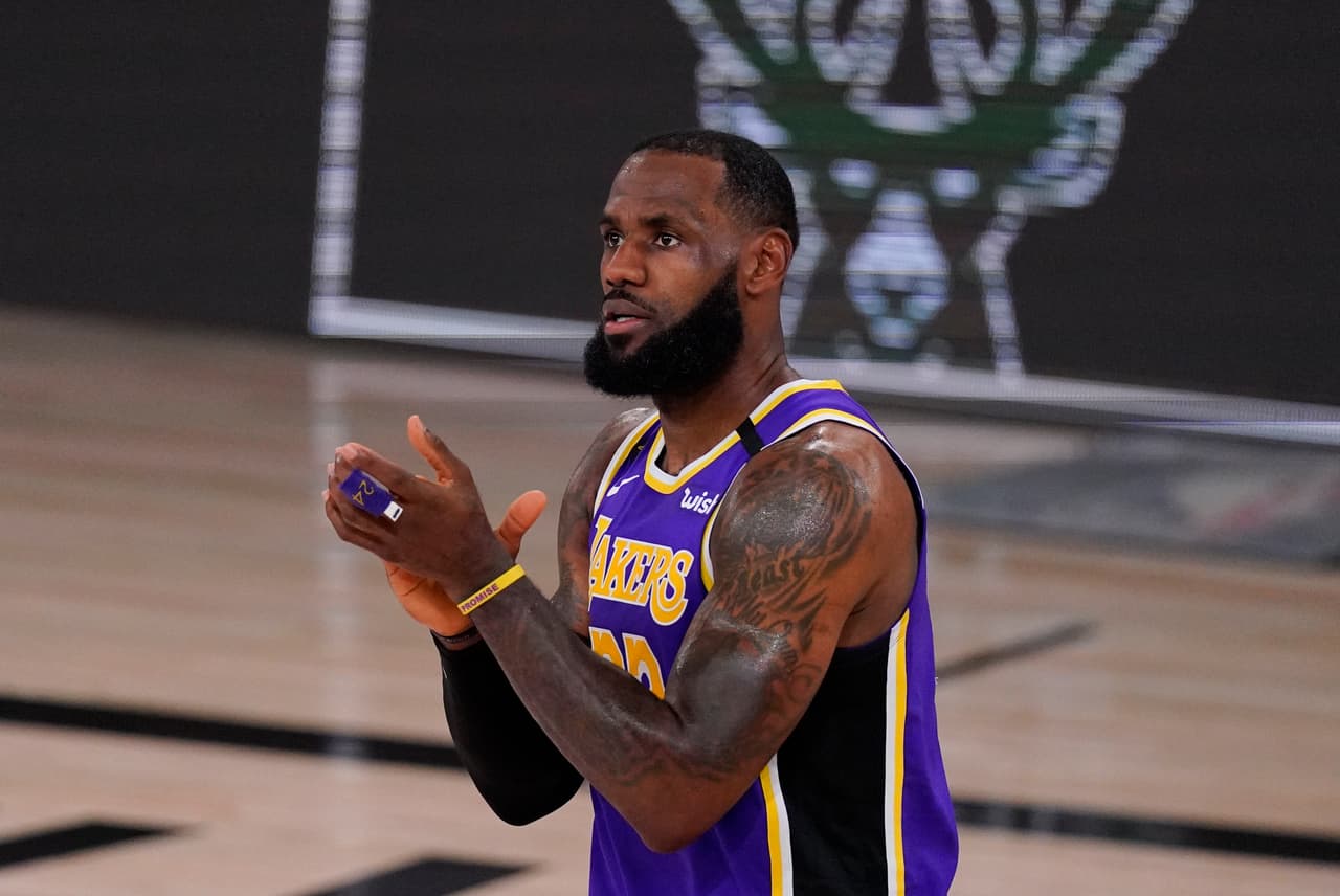 Los Houston Rockets se adelantan a los LA Lakers | En el primer juego de la Semifinal de Conferencia, los comandados por James Harden derrotaron 97-112 al equipo de LeBron James.