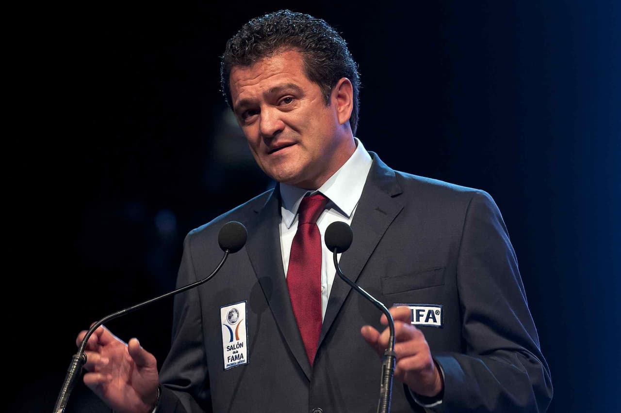 Carlos Hermosillo fue el autor del gol del título y se retiró en 2001 en la MLS. Su vida ha estado más vinculada a la política en cargos públicos con el PAN. Aparece en programas deportivos.