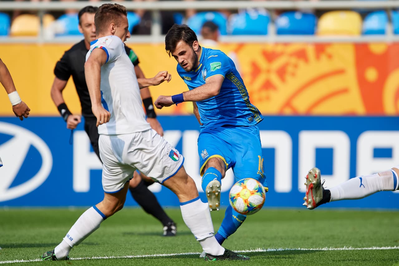 La más clara fue un tiro libre de Ucrania al que el portero Alessandro Plizzari llegó exigido al palo derecho para rechazar la pelota.