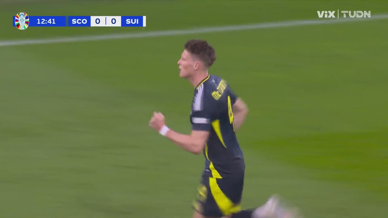 ¡Autogol de Suiza y Escocia abre el marcador en Colonia!