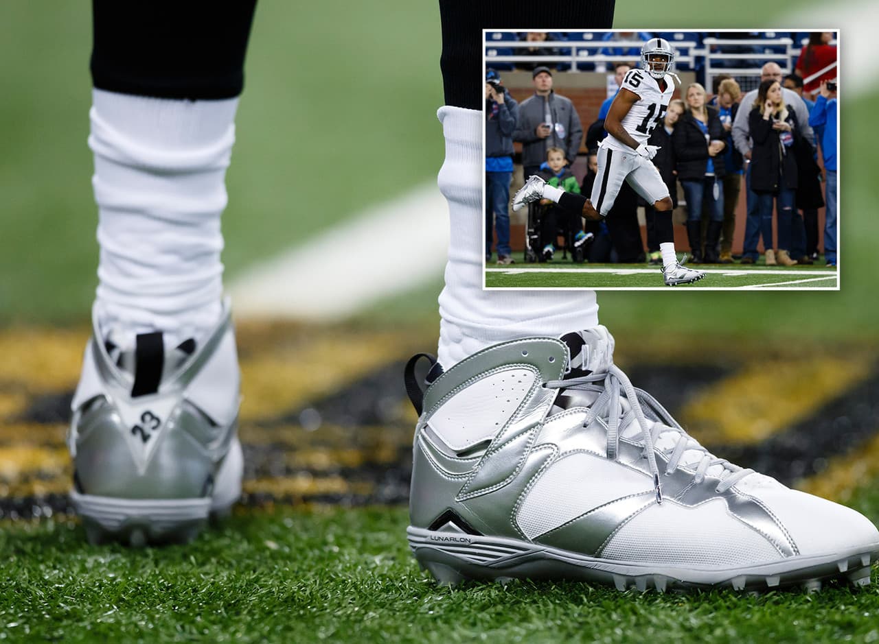 Michael Crabtree: Jordan 7 cleats.