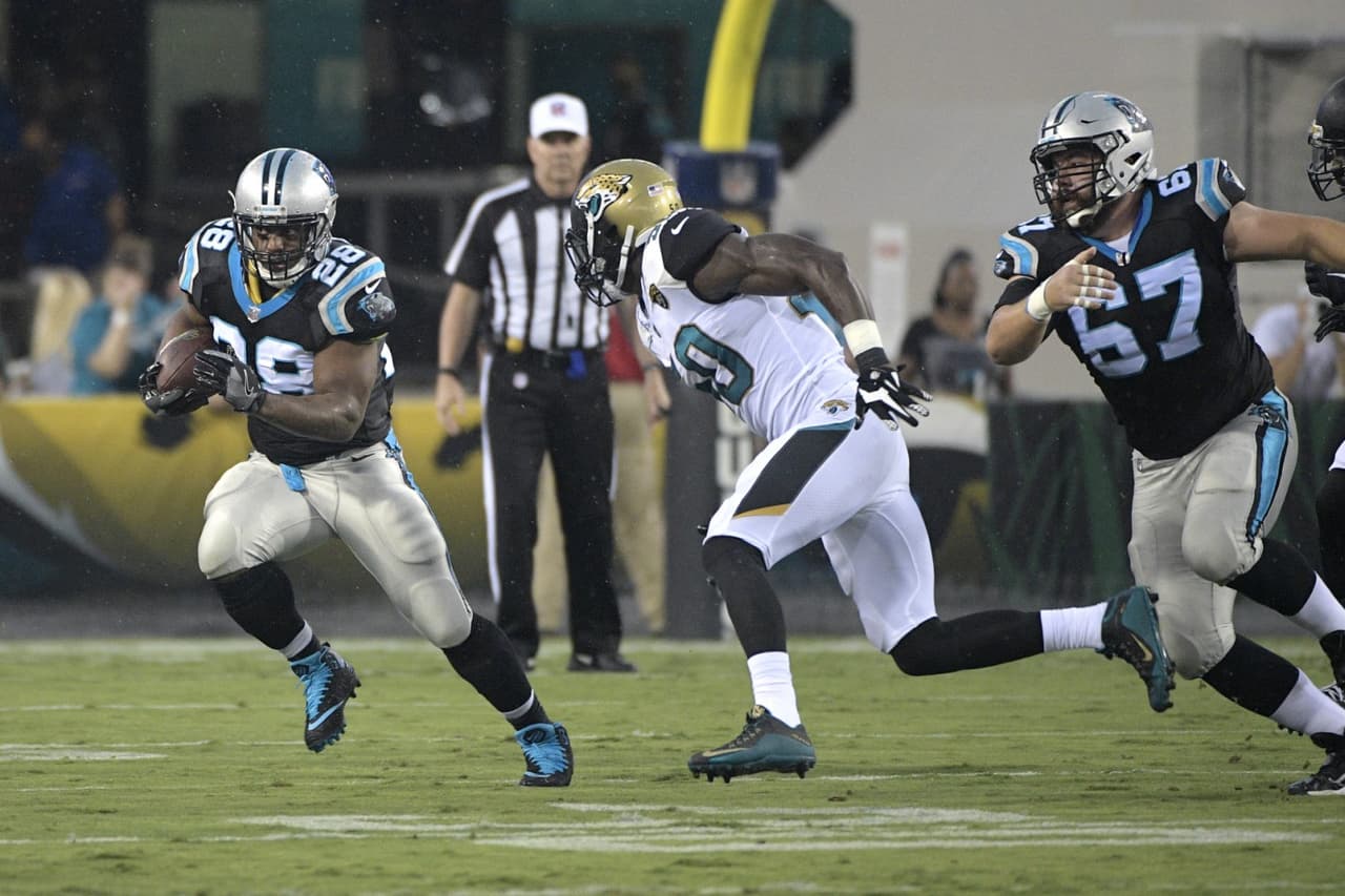 7. Telvin Smith | Jacksonville JaguarsEn un equipo que ha sufrido mucho en los últimos años, este jugador vale oro. Promedia 117 tacleadas combinadas por año en sus tres temporadas que lleva en la NFL y si se mantiene sano, seguramente te dará buenos puntos para tu equipo.