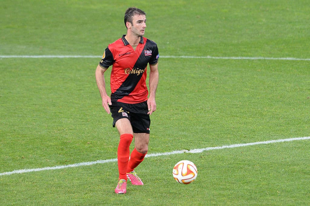 Consumando un pésimo torneo, en la posición 20 y tras cosechar apenas cinco triunfos y sumar 27 unidades, el Guingamp (léase gan-gomp), pierde la categoría y deja la Ligue 1 para jugar en el otoño próximo en la Ligue 2.