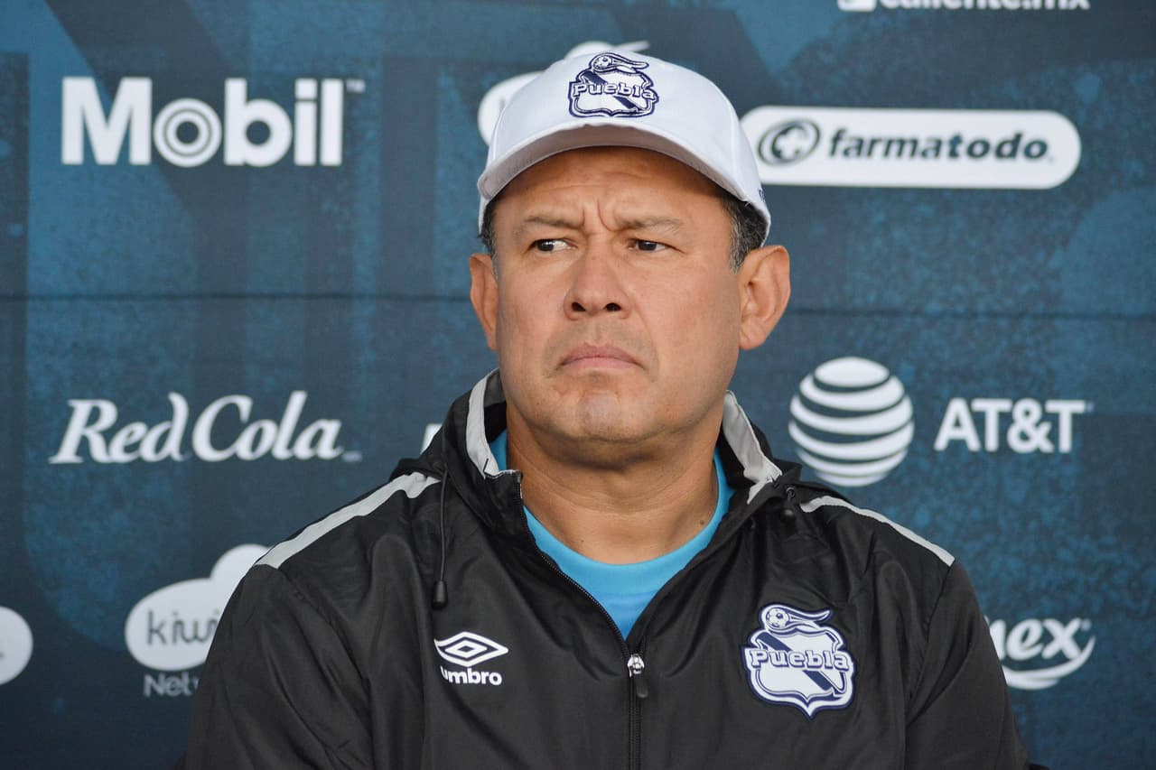 <b>Juan Reinoso (Puebla):</b> Aún no debuta como estratega del equipo camotero, pero la realidad exige un cambio radical y debe mostrar resultados casi inmediatos.