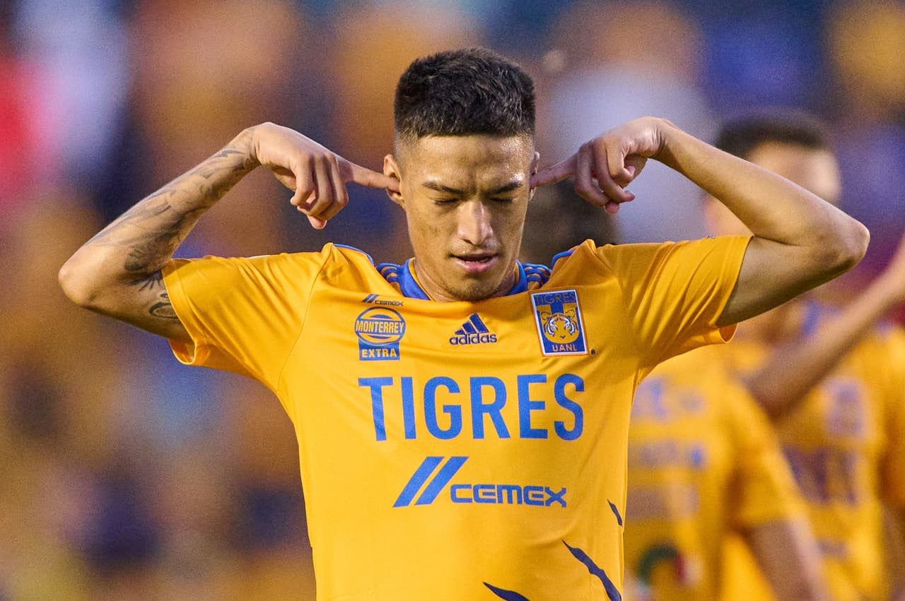 En el festejo, 'Rayful' envió un mensaje: hace caso omiso a las críticas.