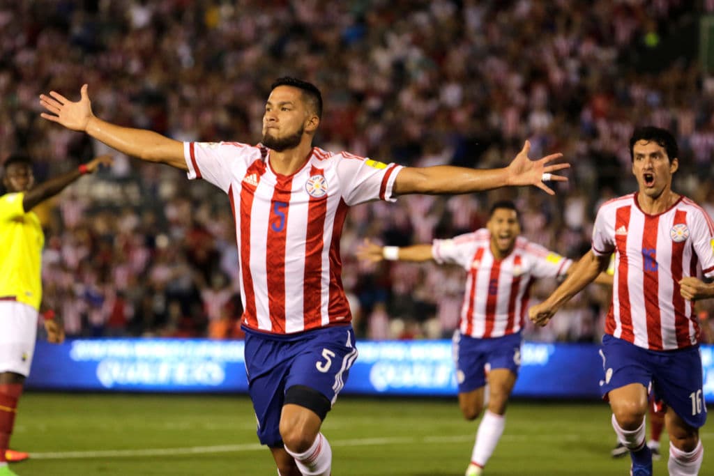 Bruno Valdez festeja su gol ante Ecuador en las eliminatorias mundialistas.