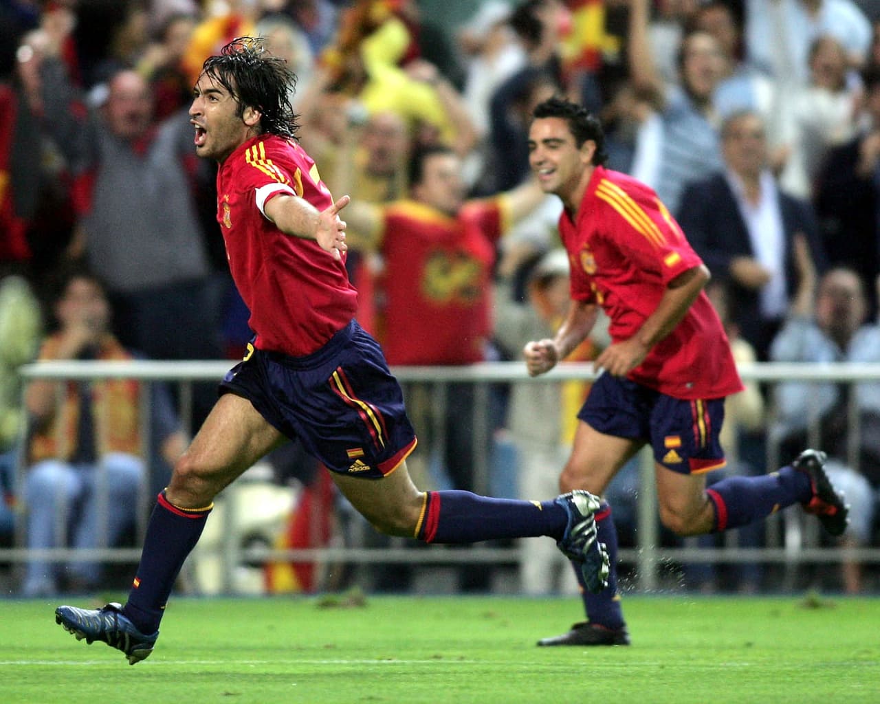 La leyenda, Raúl González Blanco marcó 44 goles y le dio muchas alegrías a España en una época oscura para el futbol español.