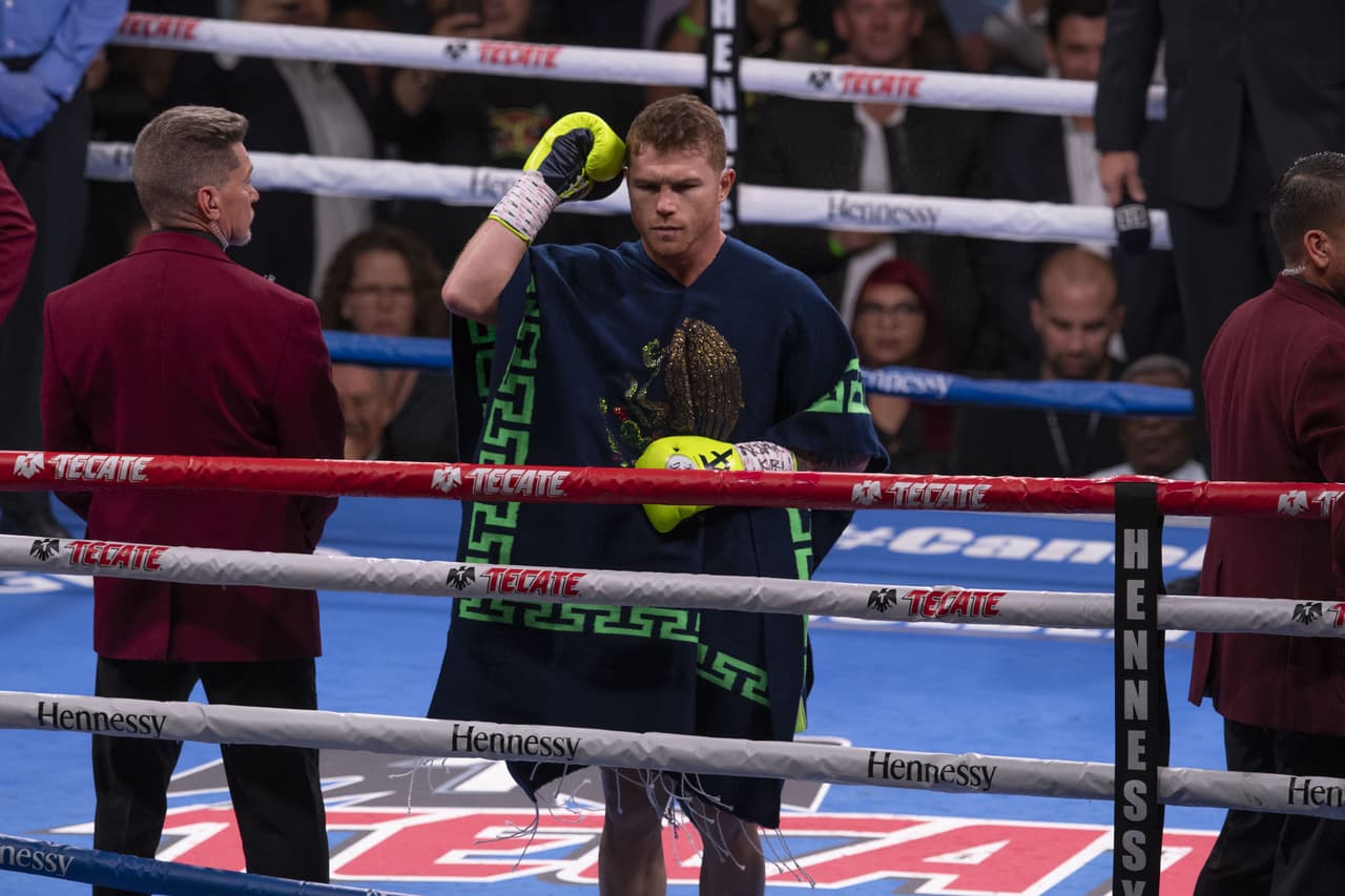 Saúl 'Canelo' Álvarez se mostraba concentrado para la pelea.