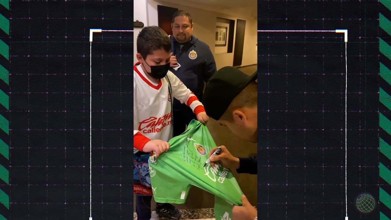 Miguel Jiménez hace llorar a pequeño fan de Chivas