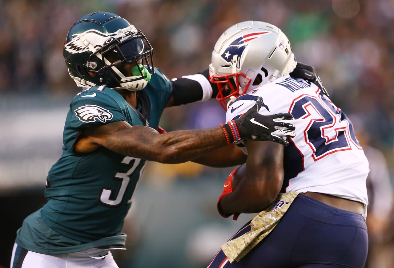 Philadelphia no aprovechó la condición de local y perdiò ante unos inspirados Patriots.