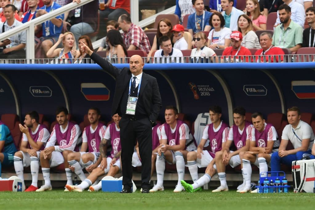 El técnico Stanislav Cherchesov mantuvo a Rusia a la defensiva e incluso al minuto 19 del segundo tiempo le dio descanso a un Dzyuba estelar en el juego.