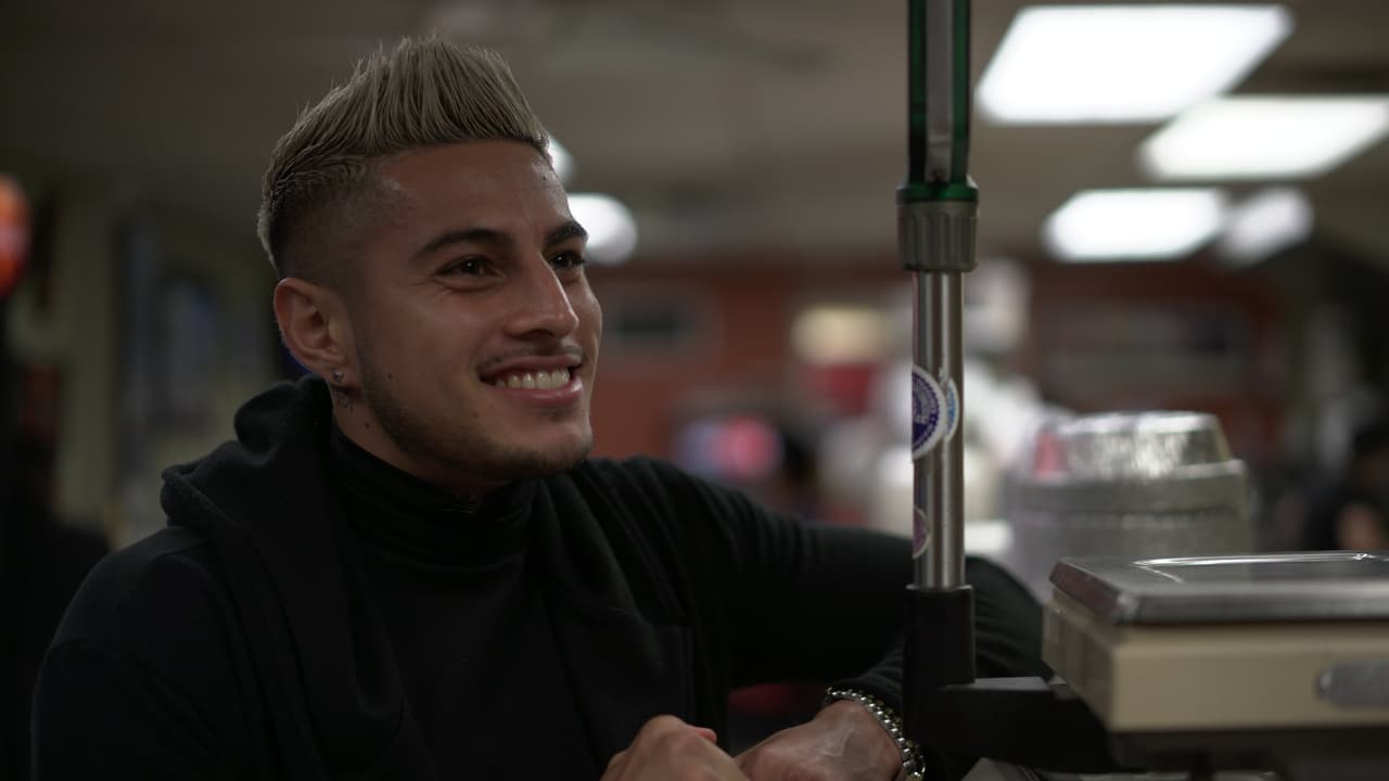 Bien peinado, cara alta, sonrisa fácil, Ronald no ha perdido la humildad pese a la fama y el éxito.