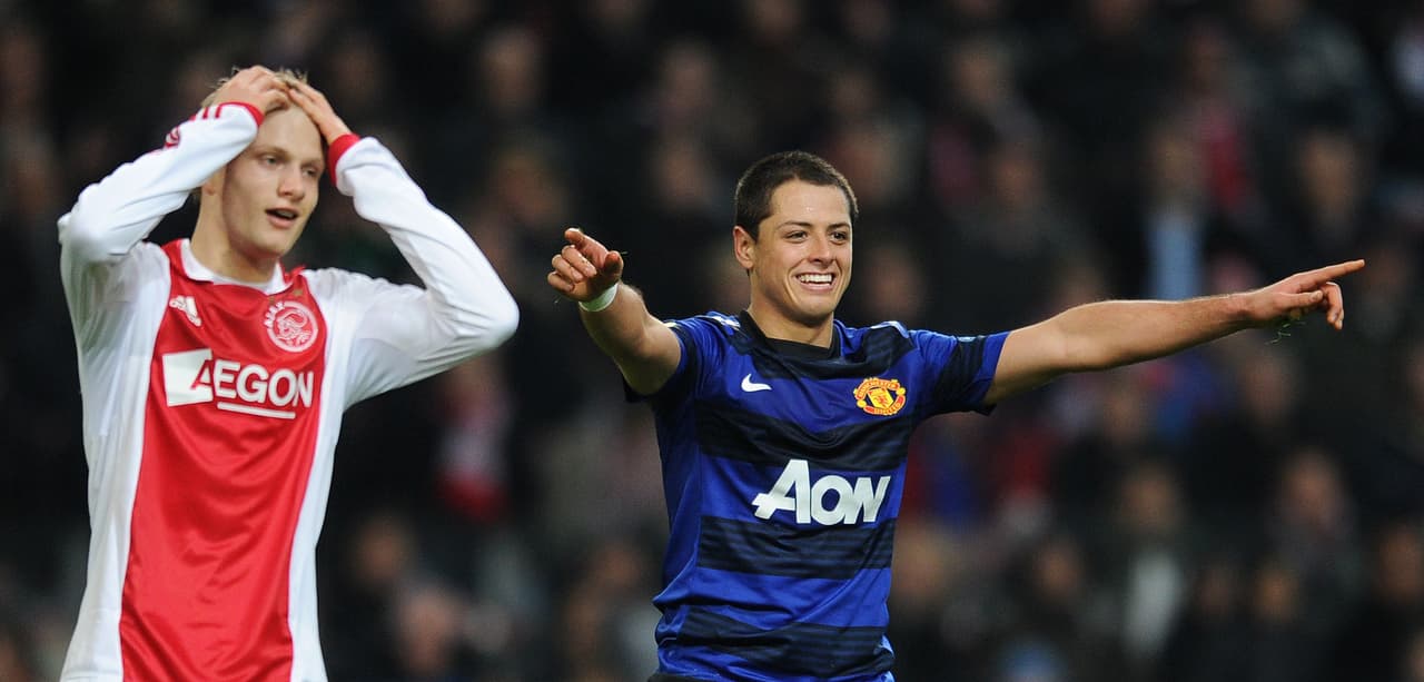 Las lesiones no fueron benévolas con el mexicano en la campaña 2011-2012. Firmó 10 goles por la Premier, pero se estrenó además en la Europa League, en una victoria por 2-0 sobre el Ajax, en Amsterdam.