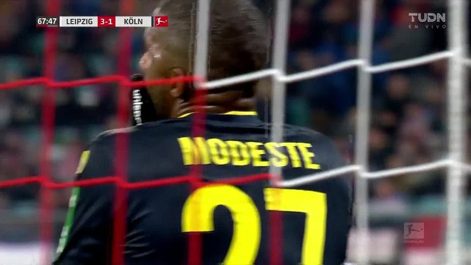 Tiro desviado de Anthony Modeste
