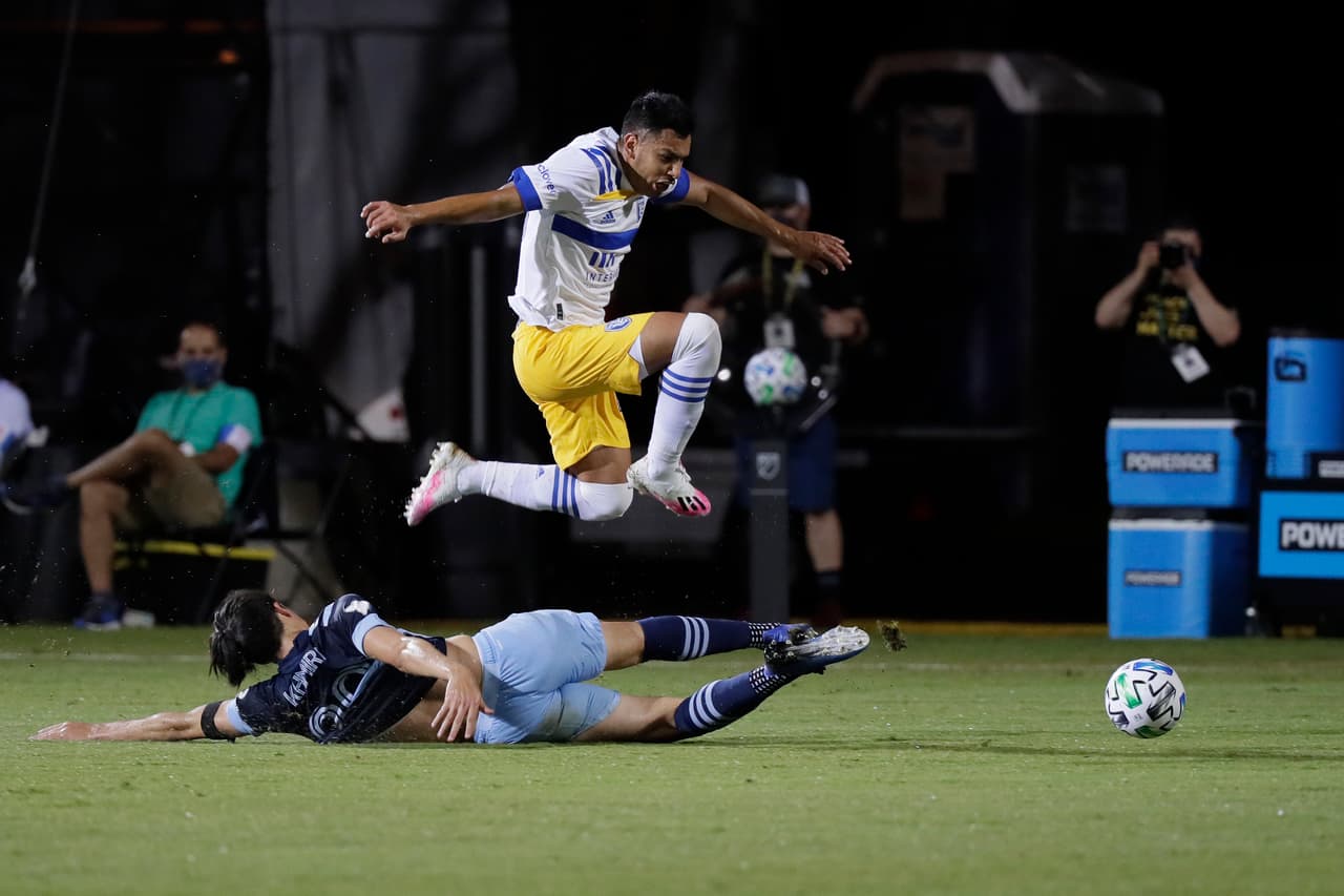 Con goles de Andy Rios, Chris Wondolowski, Shea Salinas y del mexicano Oswaldo Alanís, los San Jose Earthquakes vinen de atrás para derrotar a los Vancouver Whitecaps.