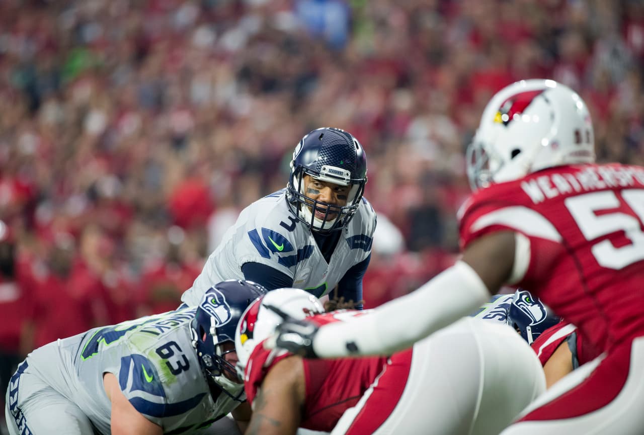 3 SEATTLE SEAHAWKS Todavía bicampeones de la Conferencia Nacional, llegan a playoffs en racha ganadora, 6 victorias en los últimos 7 partidos, con Russell Wilson jugando en plan grande. Tienen la experiencia necesaria para llegar a su tercer Super Bowl consecutivo.