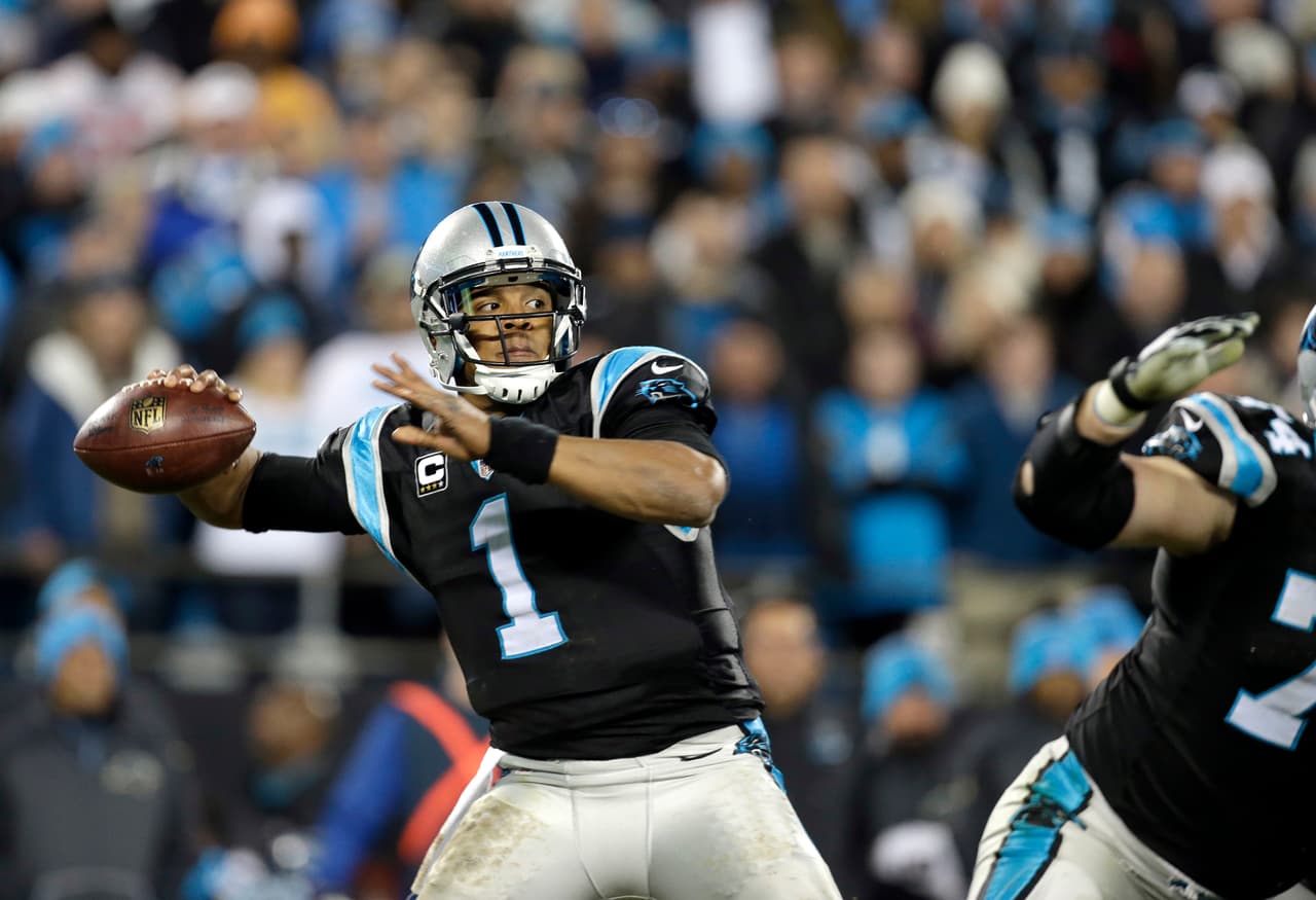 1 CAROLINA PANTHERS Llegan con marca de 15 – 1 y su quarterback Cam Newton en plan de posible MVP, es decir, favoritos para llevarse todo, aunque tienen que manejar la presión del equipo casi obligado a coronarse.
