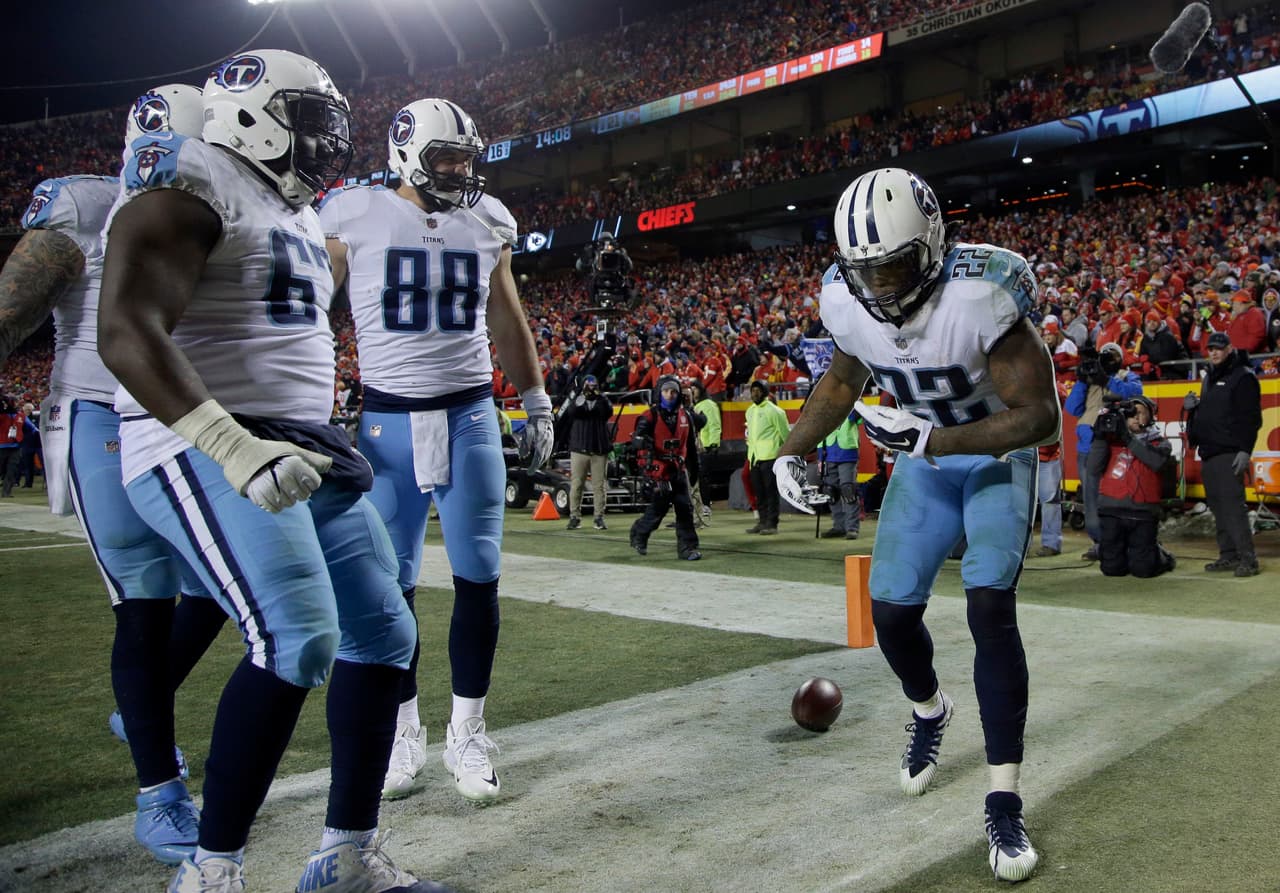 ¡Qué clase de partido! Los Titans superaron una desventaja de 18 puntos para vencer 22 - 21 a los Chiefs y superar el Wild Card en la NFL.