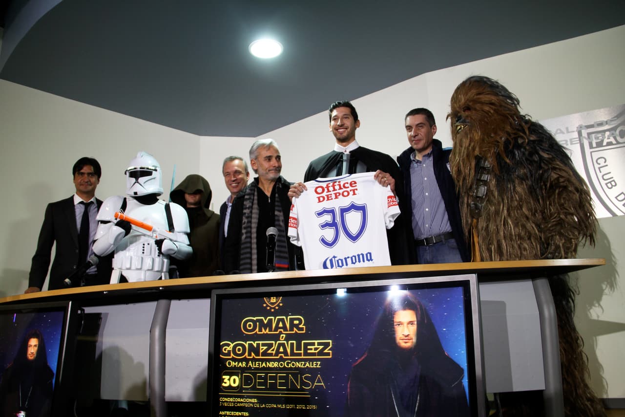 Los Tuzos se quedaron sin liguilla en el Apertura 2015, por lo que ahora tienen la obligación de lograr el pase a la ‘Fiesta Grande’ del fútbol mexicano y para eso se hizo de los servicios de 10 futbolistas nuevos y se deshizo de 11 jugadores.