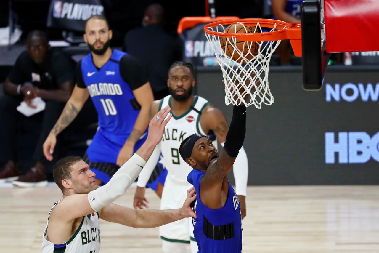 Orlando Magic da la sorpresa y le gana el primer partido a los Milwaukee con un marcador de 122-110.