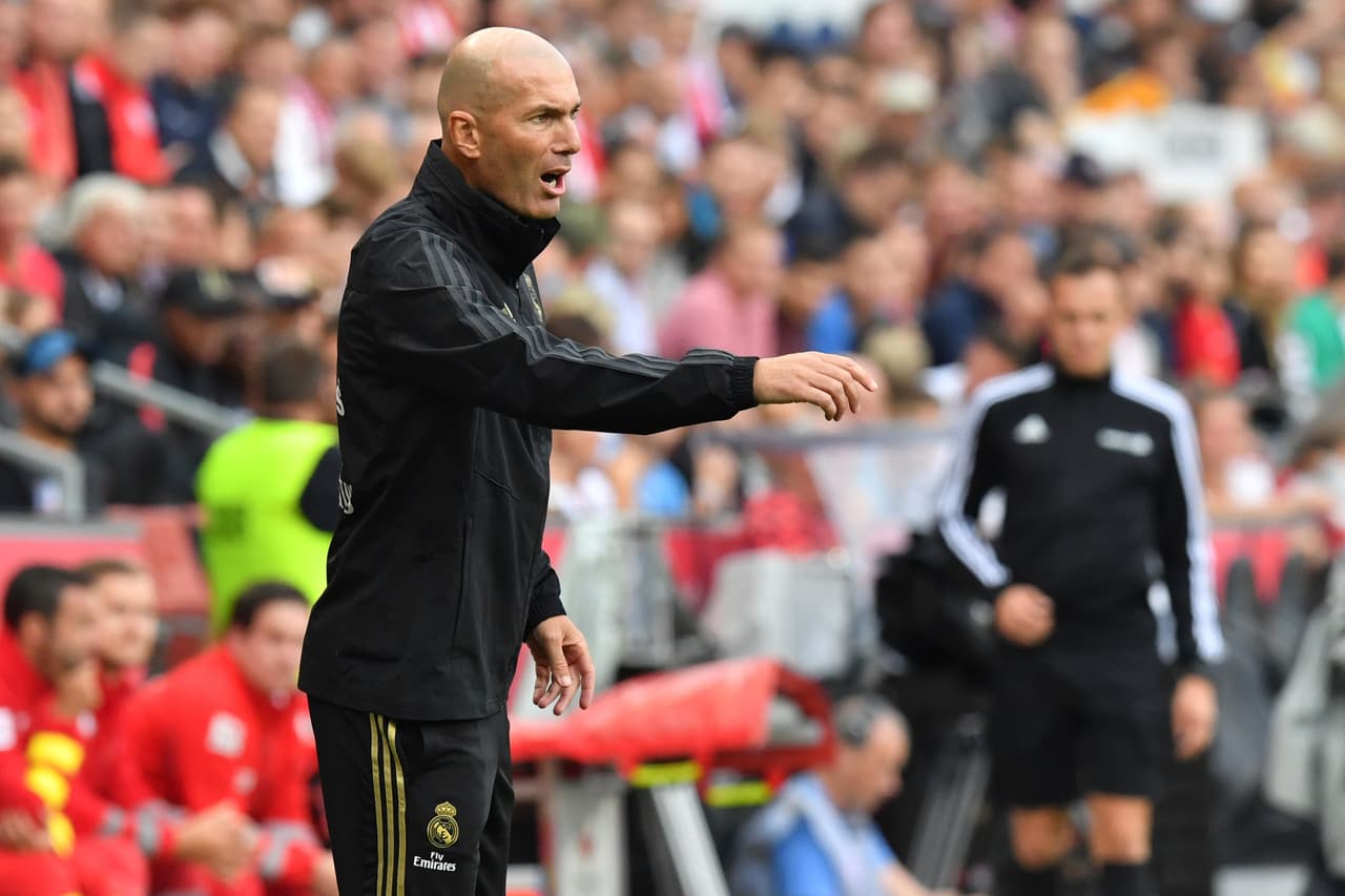 Real Madrid venció 1-0 al Salzburg en amistoso y Zinedine Zidane alineó un sistema inédito en el conjunto blanco: el 3-5-2.