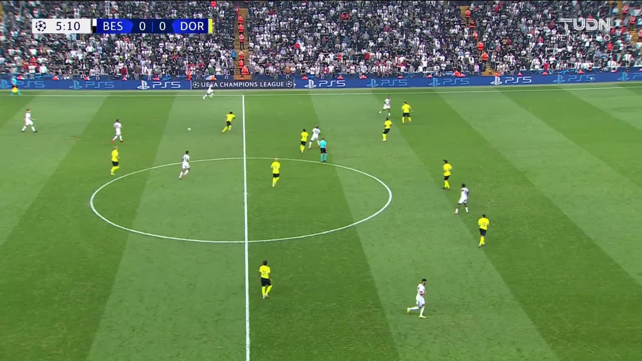 ¡TIRO ATAJADO! disparo por Michy Batshuayi.