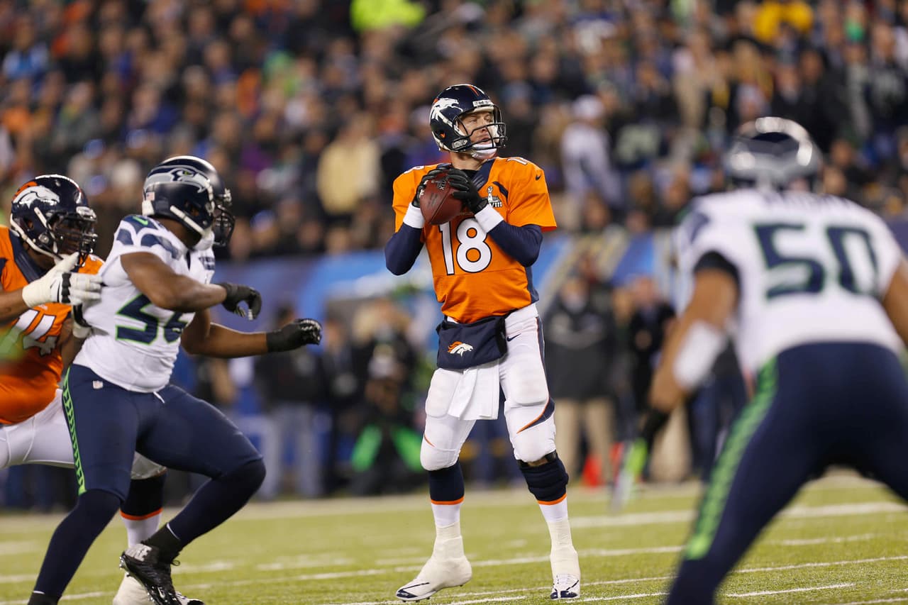 No hay que olvidar que tiene en su poder dos récords establecidos en 2013 en yardas por pase y pases de touchdown en una temporada. Fueron 5,477 yardas y 55 envíos de anotación. Sin embargo esa temporada Denver fue apaleado en el Super Bowl XLVIII. En 2015 no llegará a esas cifras, pero prefiere su segundo anillo de Campeón.
