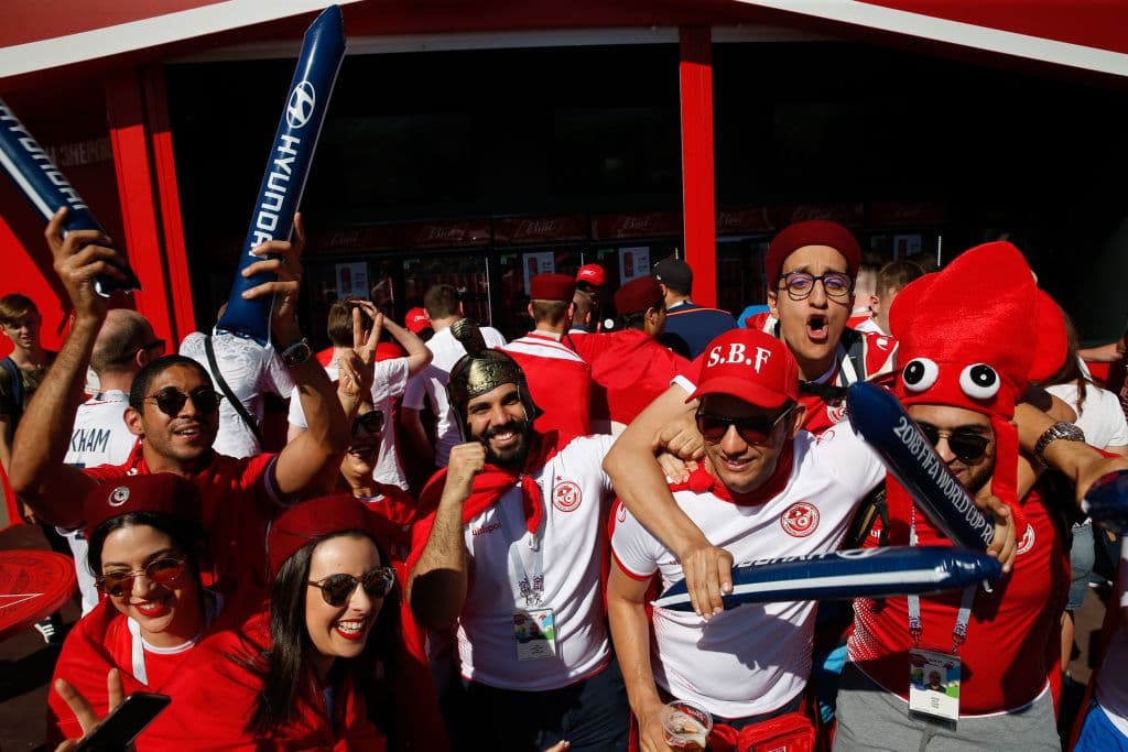Aficionados tanto tunecinos como ingleses acudiendo al llamado de sus selecciones en el debut mundialista para ambas. No cabe duda que estaban empezando a pasarla muy bien en Volgograd.