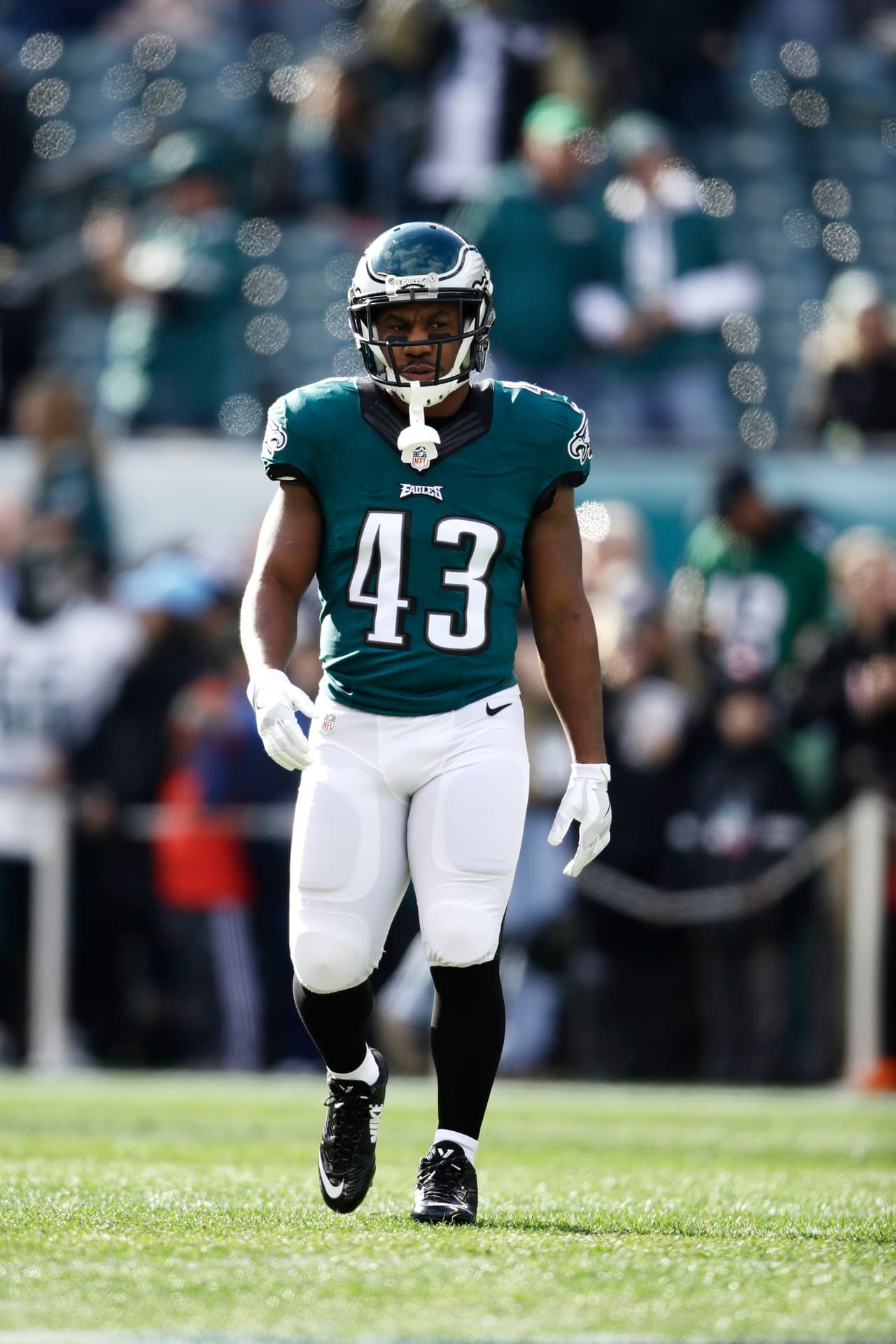 Philadelphia Eagles' Darren Sproles warms up before an NFL football game against the Dallas Cowboys, Sunday, Jan. 1, 2017, in Philadelphia. (AP Photo/Matt Rourke)