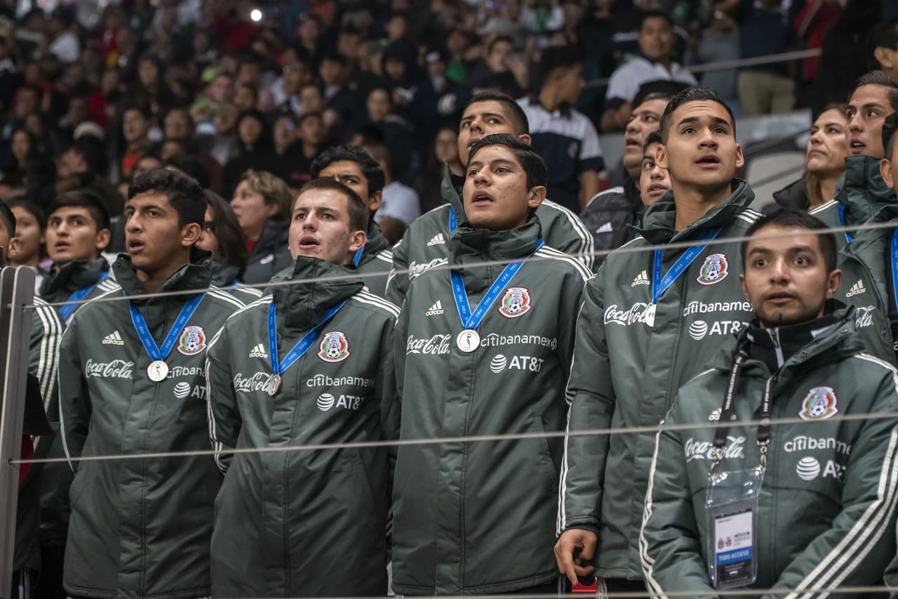 Subcampeones Sub-17 del Tri, homenajeados en el México vs Bermudas